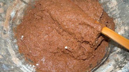 Рецепт шоколадного теста на дрожжах для выпечки