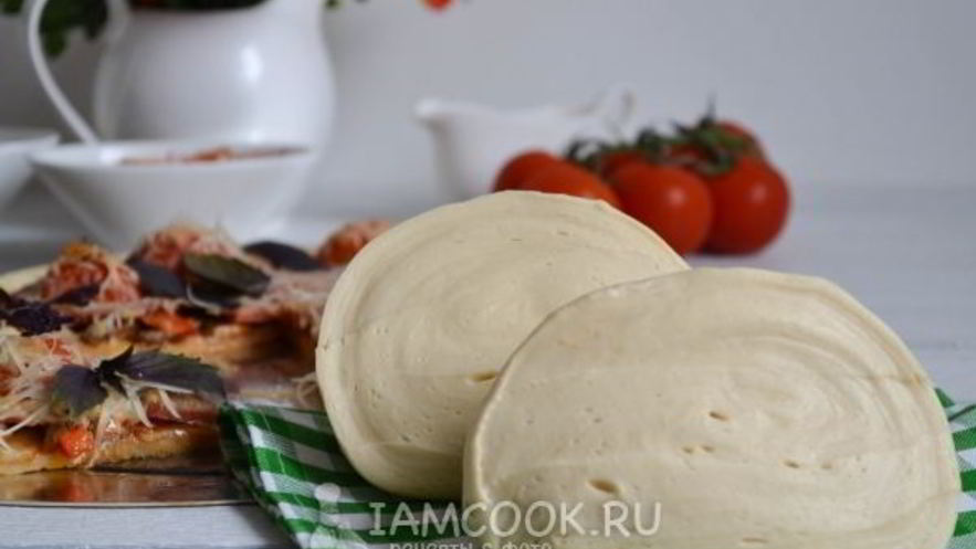Рецепт тонкого теста для пиццы без дрожжей