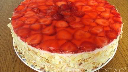 Рецепт Бисквитного торта с фруктами и сметанным кремом