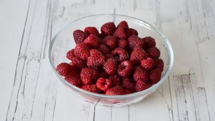 Рецепт фисташкового торта с малиной