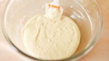 Рецепт бельгийских вафель с ягодами и взбитыми сливками