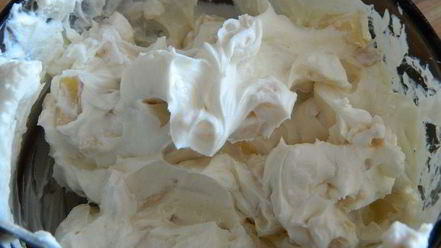 Рецепт хрустящих вафель с маскарпоне и фруктами