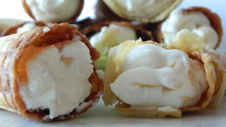 Рецепт хрустящих вафель с маскарпоне и фруктами