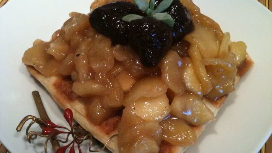 Рецепт слоеных вафель с карамельными яблоками