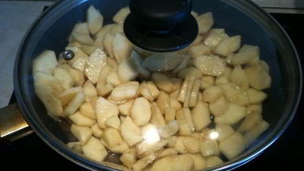 Рецепт слоеных вафель с карамельными яблоками