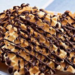 Рецепт Цитрусовых вафель с шоколадным соусом