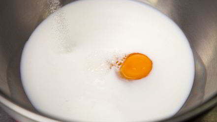 Рецепт вафель с беконом, творогом и медом