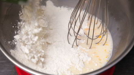 Рецепт вафель с беконом, творогом и медом