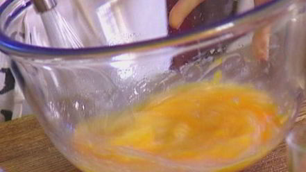 Рецепт вафель с ягодами, медом и взбитыми сливками