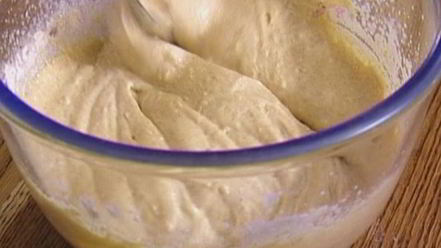 Рецепт вафель с ягодами, медом и взбитыми сливками