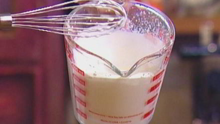 Рецепт вафель с ягодами, медом и взбитыми сливками