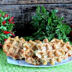 Рецепт Закусочных сырных вафель с болгарским перцем и зеленью