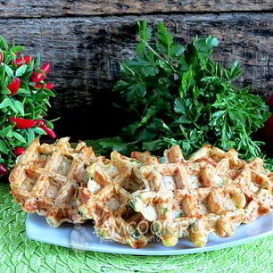 Рецепт Закусочных сырных вафель с болгарским перцем и зеленью