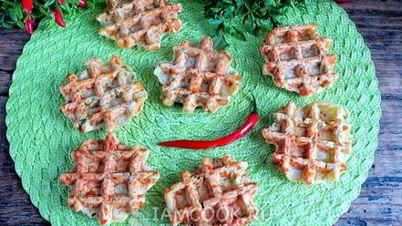 Рецепт закусочных сырных вафель с болгарским перцем и зеленью