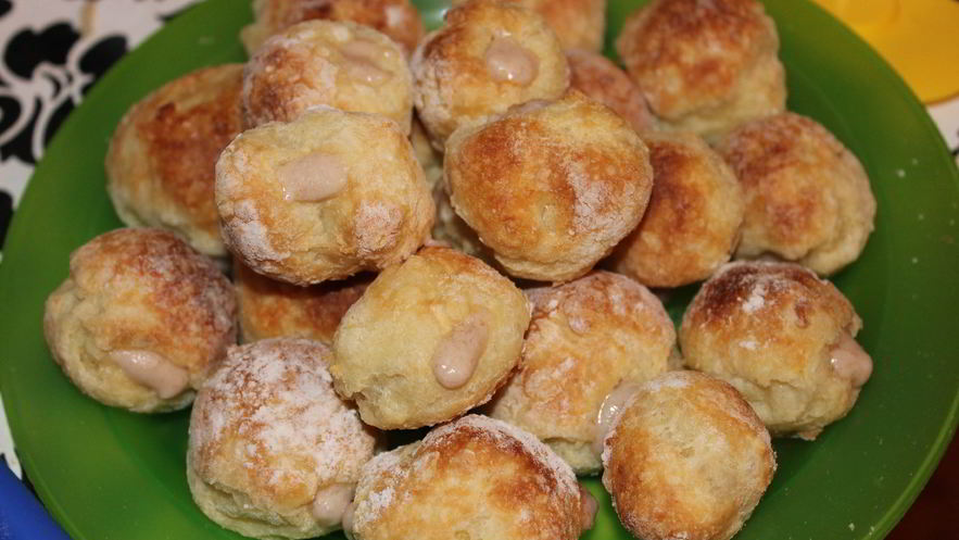 Рецепт домашних профитролей с банановым кремом