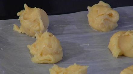 Рецепт малиновых эклеров