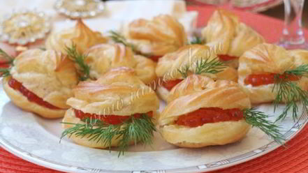 Рецепт профитролей с красной икрой