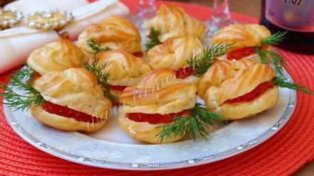 Рецепт профитролей с красной икрой