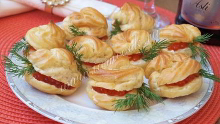 Рецепт профитролей с красной икрой