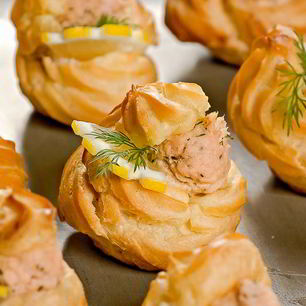 Рецепт Профитролей с кремом из лосося