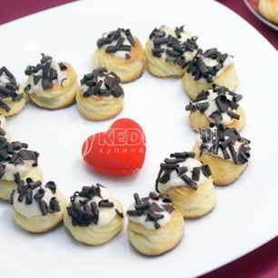 Рецепт Профитролей с кремом Поцелуй