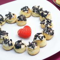 Рецепт Профитролей с кремом Поцелуй