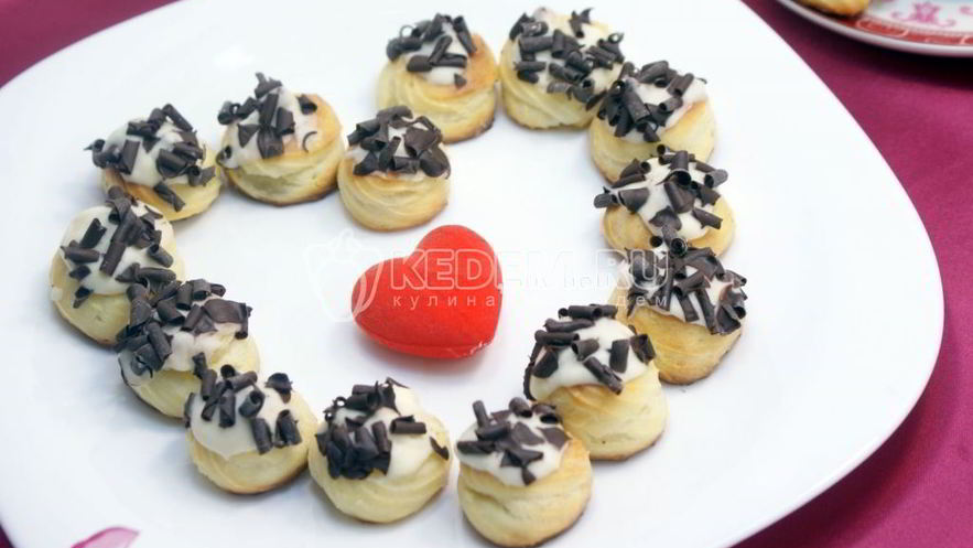 Рецепт профитролей с кремом поцелуй