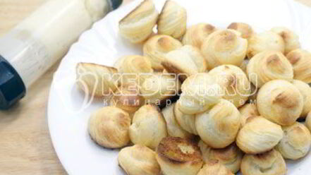 Рецепт профитролей с кремом поцелуй