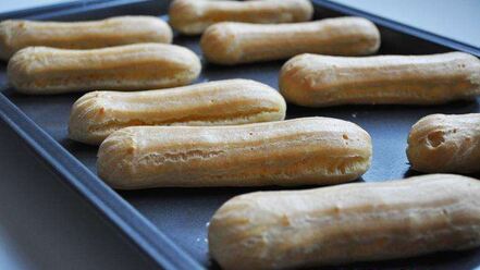 Рецепт шоколадных пирожных эклеров с заварным кремом