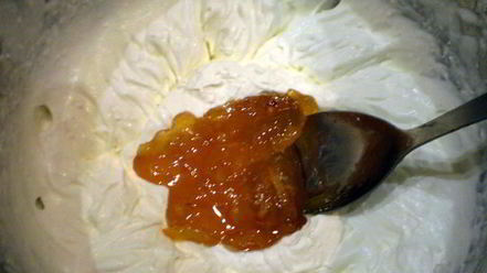 Рецепт торта с профитролями и хурмой