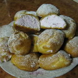 Рецепт Эклеров с клубнично-сливочным кремом