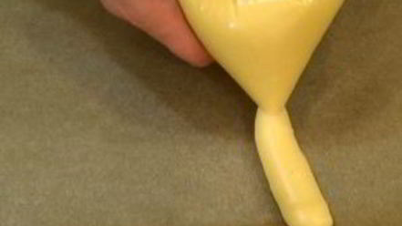 Рецепт эклеров с шоколадной помадкой и масляным кремом