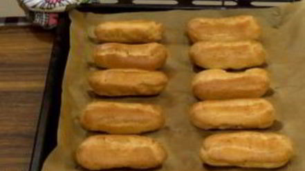 Рецепт эклеров с шоколадной помадкой и масляным кремом