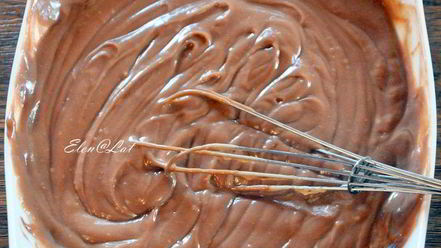 Рецепт эклеров с шоколадным кремом, карамелью и миндалем