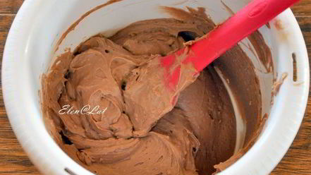 Рецепт эклеров с шоколадным кремом, карамелью и миндалем