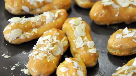 Рецепт эклеров с шоколадным кремом, карамелью и миндалем