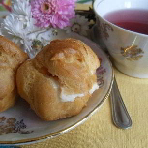 Рецепт Эклеров с творожным кремом и жареными яблоками