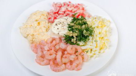 Рецепт закусочных профитролей с салатом из креветок и крабовых палочек