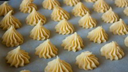 Рецепт закусочных профитролей со сливочным кремом и креветками