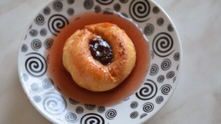 Рецепт заварных пирожных эклеров с клубничным сиропом