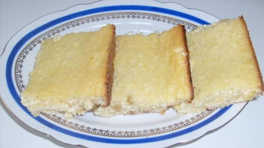 Рецепт творожной запеканки с изюмом и манкой в духовке