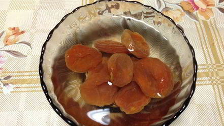 Рецепт творожной запеканки с курагой