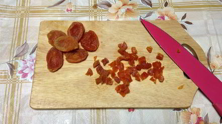 Рецепт творожной запеканки с курагой