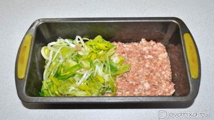 Рецепт запеканки мясной с луком-пореем и картофелем