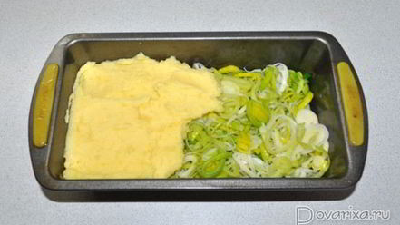 Рецепт запеканки мясной с луком-пореем и картофелем