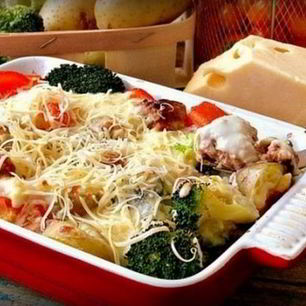 Рецепт Запеканки с мясными тефтелями и брокколи