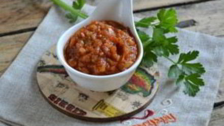 Рецепт аджики из кабачков с томатной пастой