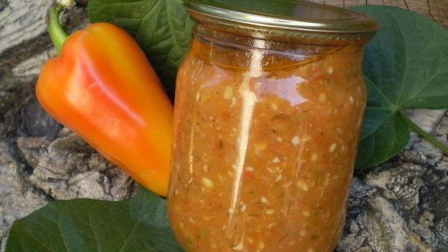 Рецепт аджики из помидоров и чеснока