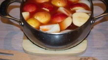 Рецепт аджики из яблок и томата на зиму