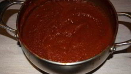 Рецепт аджики из яблок и томата на зиму